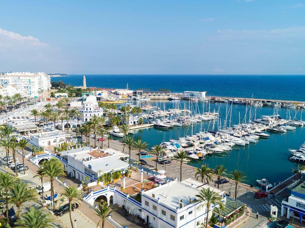 Urbanizacion Puerto Paraiso Estepona Exterior photo