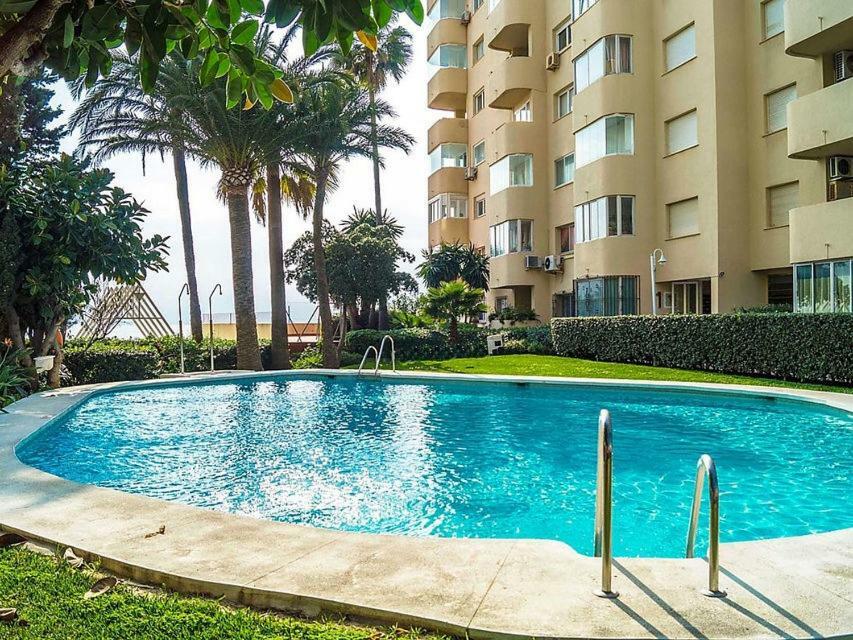 Urbanizacion Puerto Paraiso Estepona Exterior photo